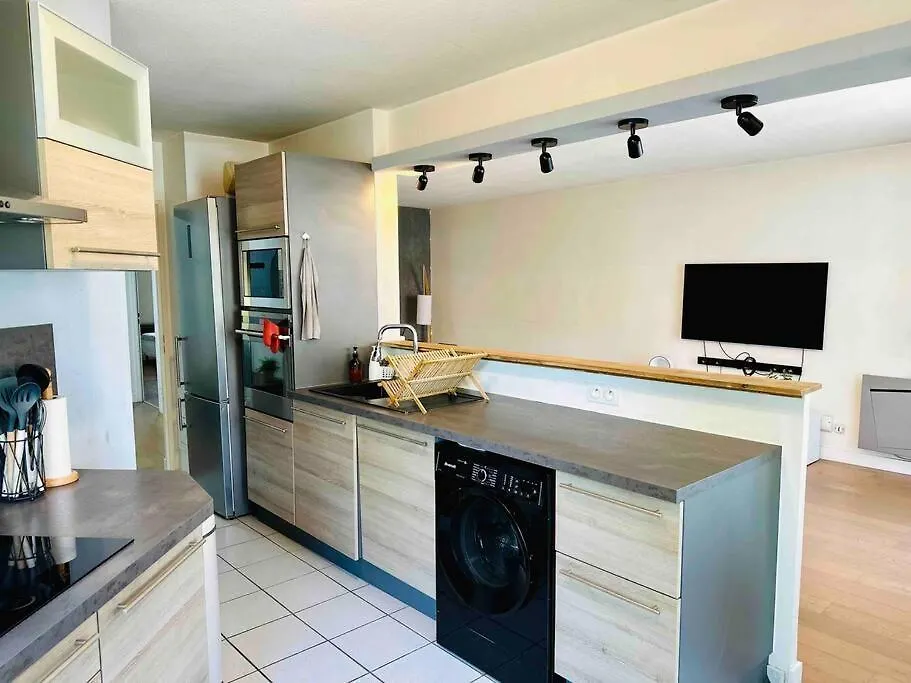 Appartement Lumineux Et Spacieux Proche Gare Villeurbanne 0*,  Francja